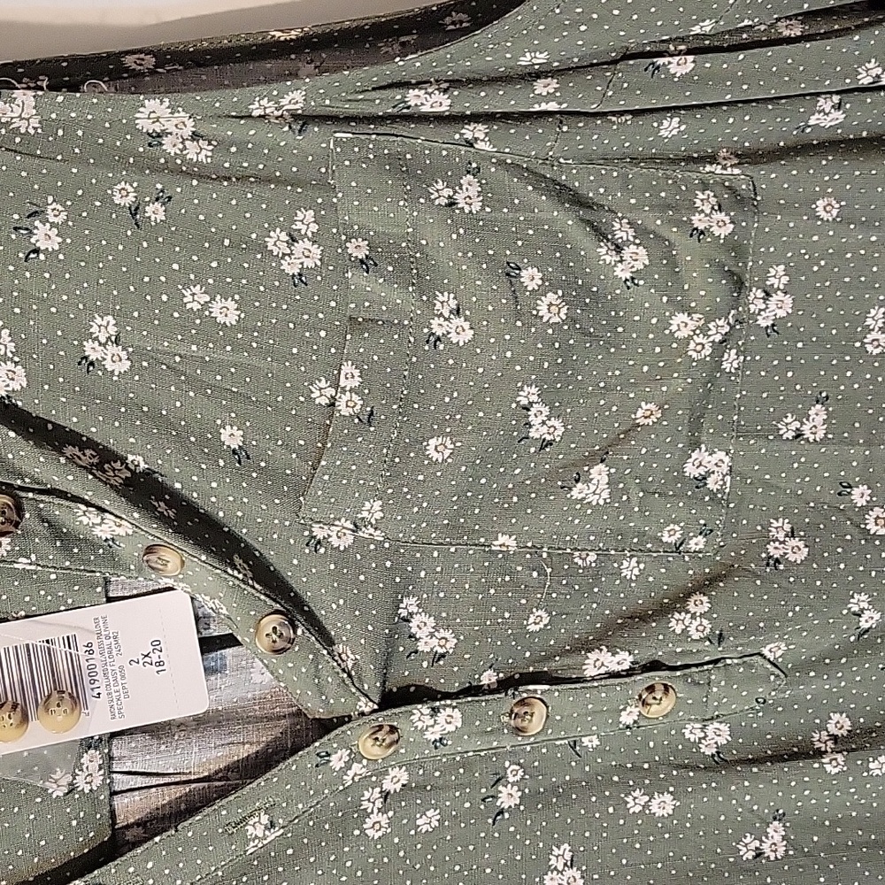 NWT Torrid Olive Floral Sleeveless Blouse - Picture 4 of 11